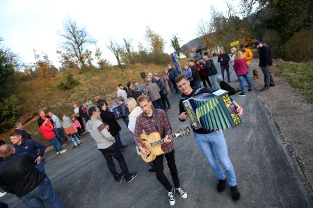 OTVORITEV CESTE OTONCA MAHNETI 22 FOTO LJUBO VUKELIČ